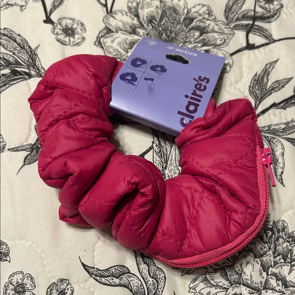 Claire's pink Quilted Scrunchie with secret zipper compartment New